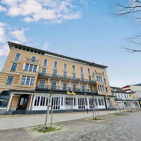 Berringer, Seestern, Direkt An Der Promenade Rostock Exterior foto